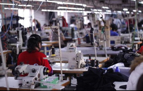 淡季突圍 服裝廠如何調(diào)整策略，實(shí)現(xiàn)零售市場(chǎng)的平穩(wěn)過(guò)渡與長(zhǎng)遠(yuǎn)發(fā)展